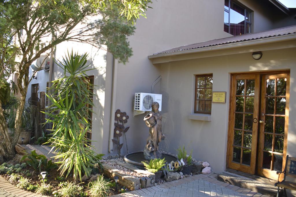 Two Bells Guest House Bloemfontein Extérieur photo