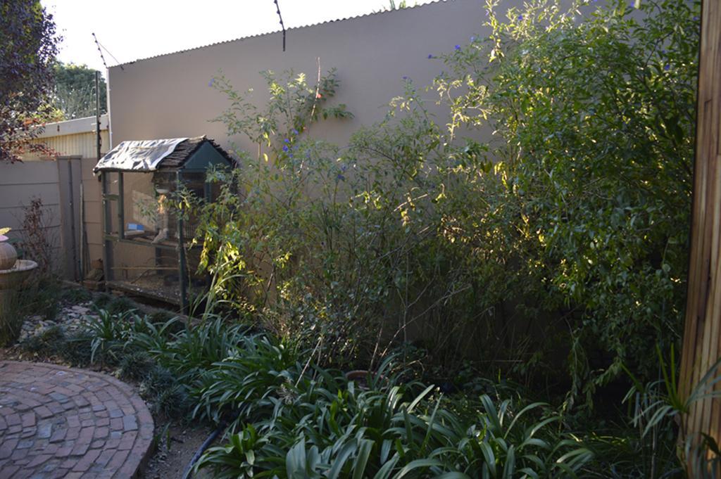 Two Bells Guest House Bloemfontein Extérieur photo