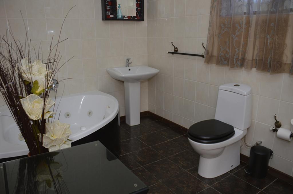 Two Bells Guest House Bloemfontein Chambre photo