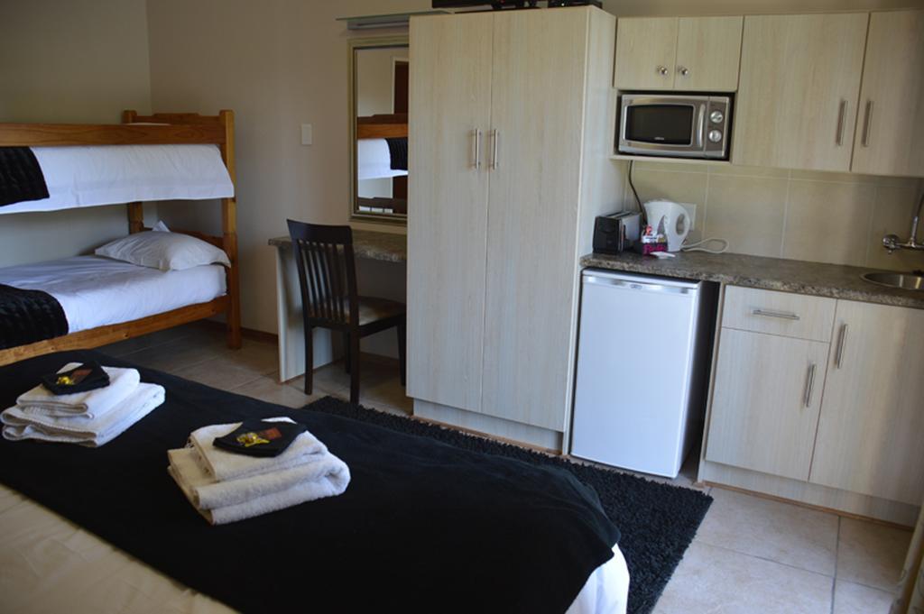 Two Bells Guest House Bloemfontein Chambre photo