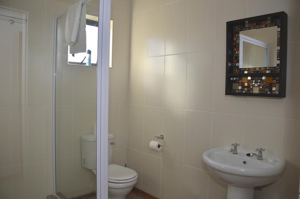 Two Bells Guest House Bloemfontein Chambre photo