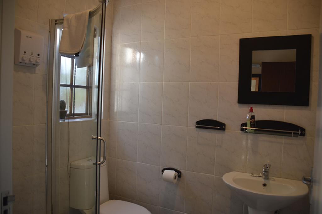 Two Bells Guest House Bloemfontein Chambre photo