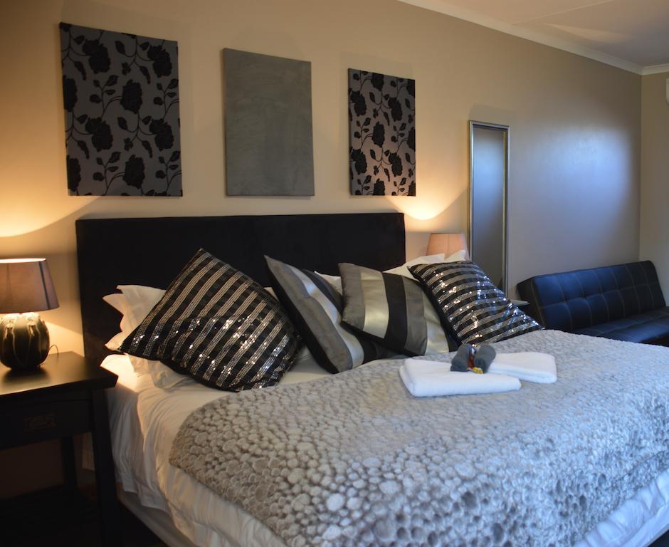 Two Bells Guest House Bloemfontein Chambre photo