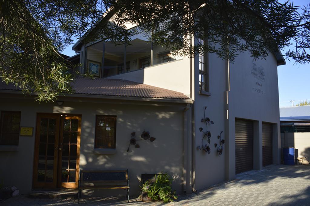 Two Bells Guest House Bloemfontein Extérieur photo
